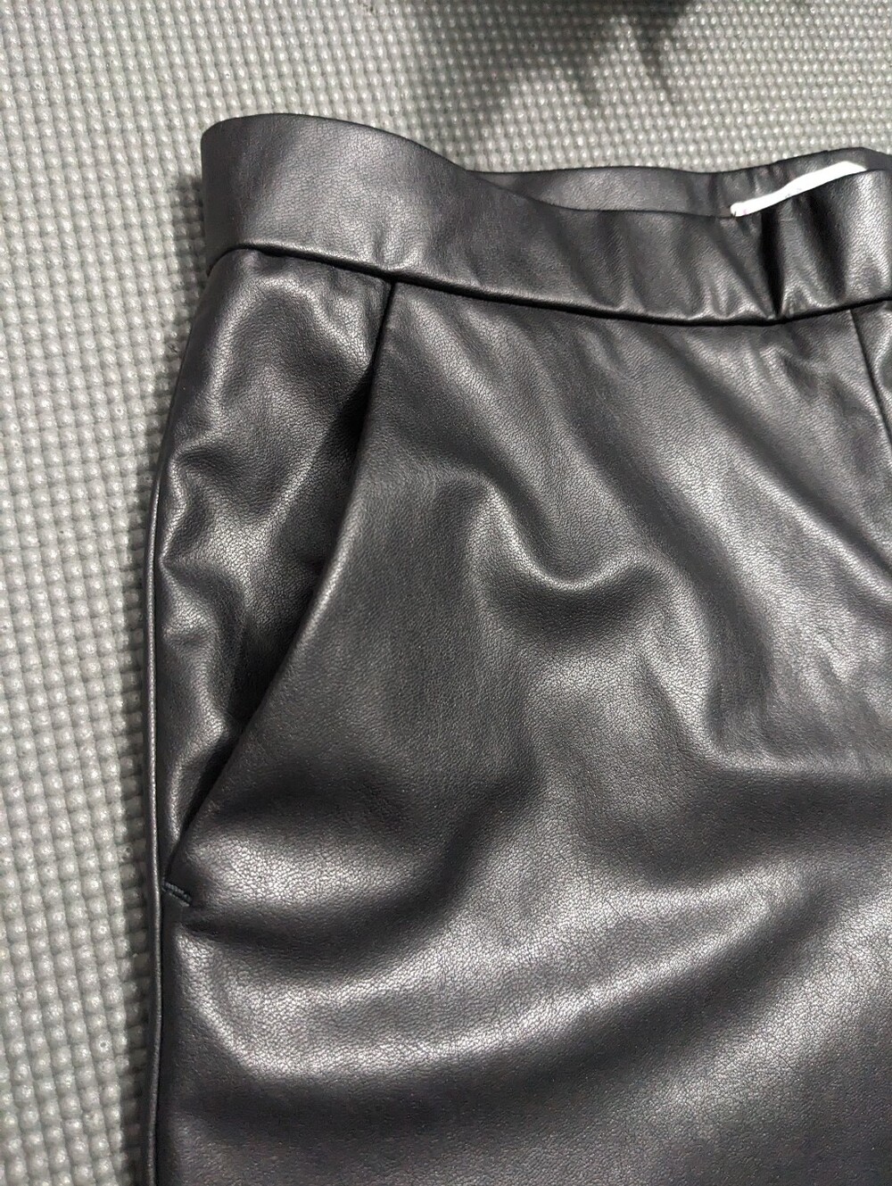 RAFFAELLO ROSSI Black Faux Leather Pants - Picture 5 of 13